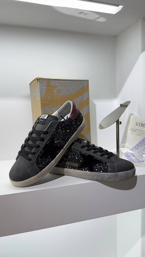 کفش گلدن گوس کد:0012