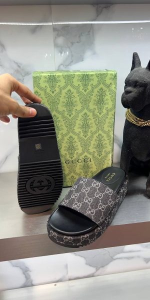 صندل برند کوچ کد:0029